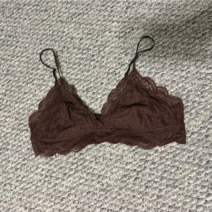 Aritzia Talula Renfrew Bralette